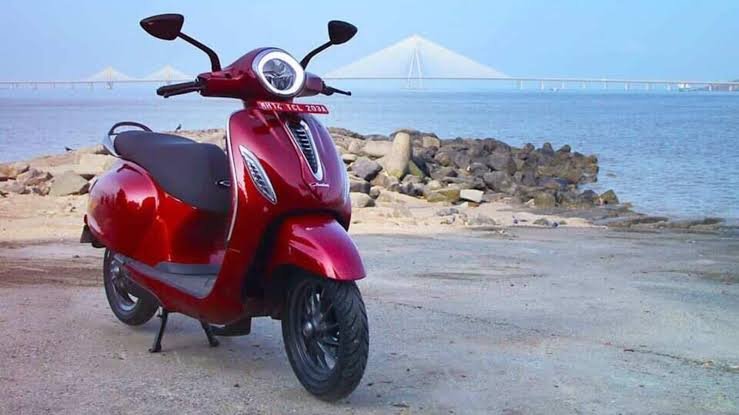 2024 Bajaj Chetak Premium Price, Specs, Top Speed & Mileage